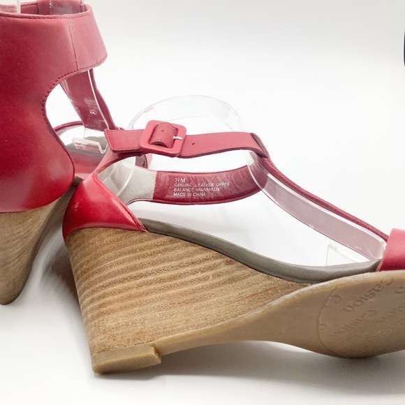 Adorable red Caslon T-strap wedges - Picture 6 of 8